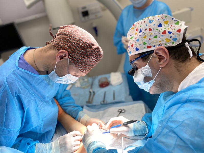 В субботу 16 мая в нашей Клинике прошли первые операции на руках совместно с кистевым хирургом из Ярославля
